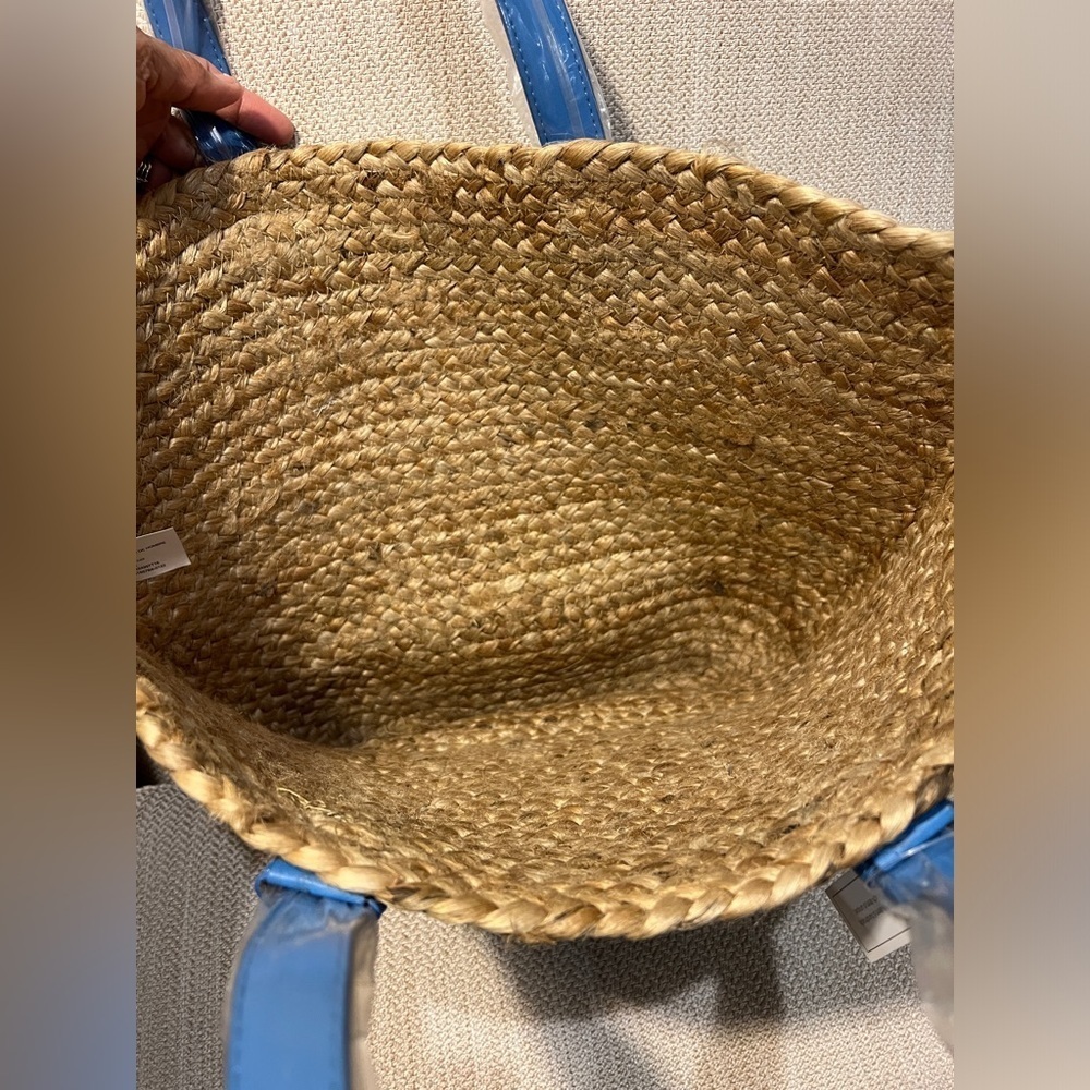 Handmade summer woven bag with blue leather handle and pocket in front - Picture 5 of 9
